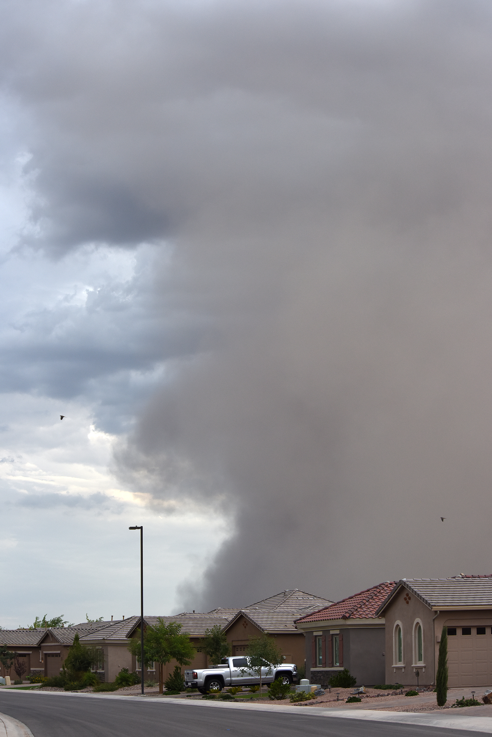 A haboob rolls into the Phoenix suburbs