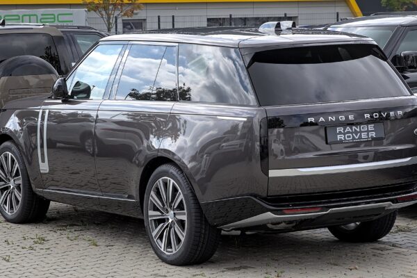 A fifth-generation Range Rover