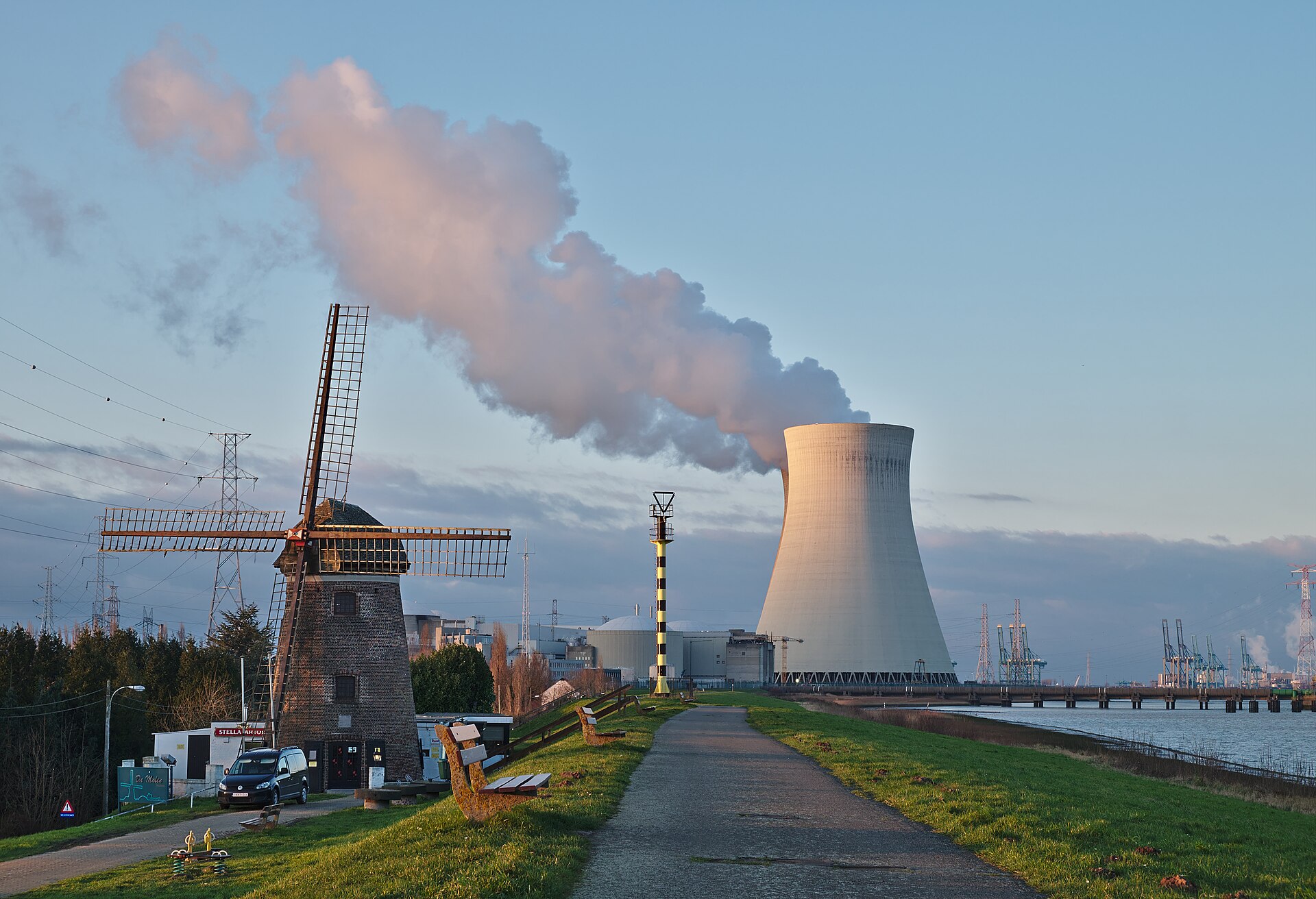 A nuclear plant cooling tower